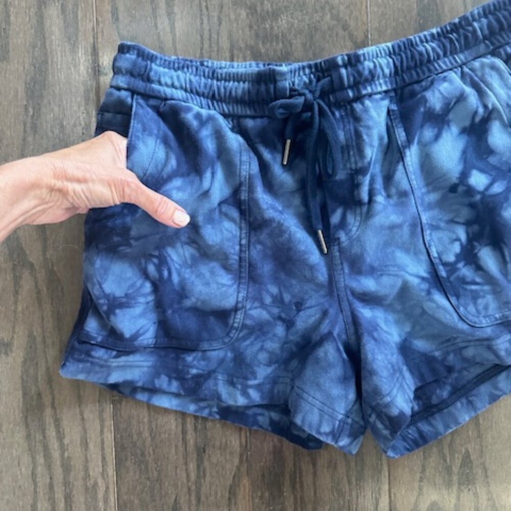Athleta NWOT Farallon Knit Crustal Blue Tie Dye Drawstring Waist Short - Picture 6 of 16